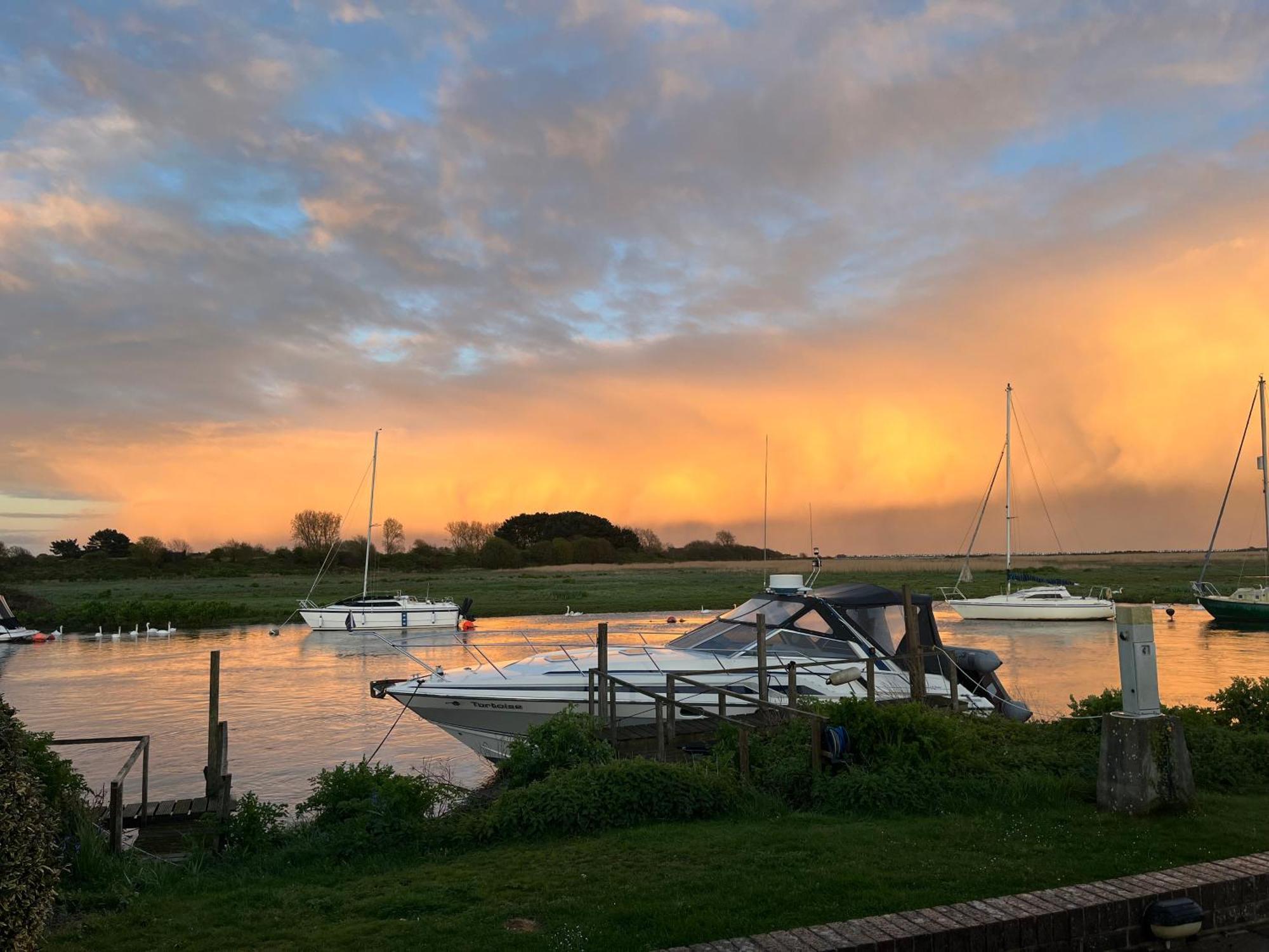Hot Tub With A View - Christchurch Harbour Εξωτερικό φωτογραφία